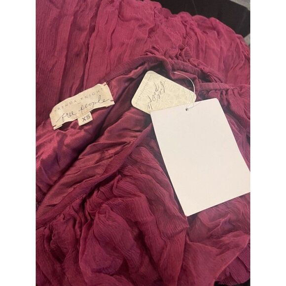 NWT FREE PEOPLE OFF THE SHOULDER DRESS X BRENDA KNIGHT RASPBERRY - Picture 3 of 3